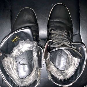 Zara men boots with fur inside